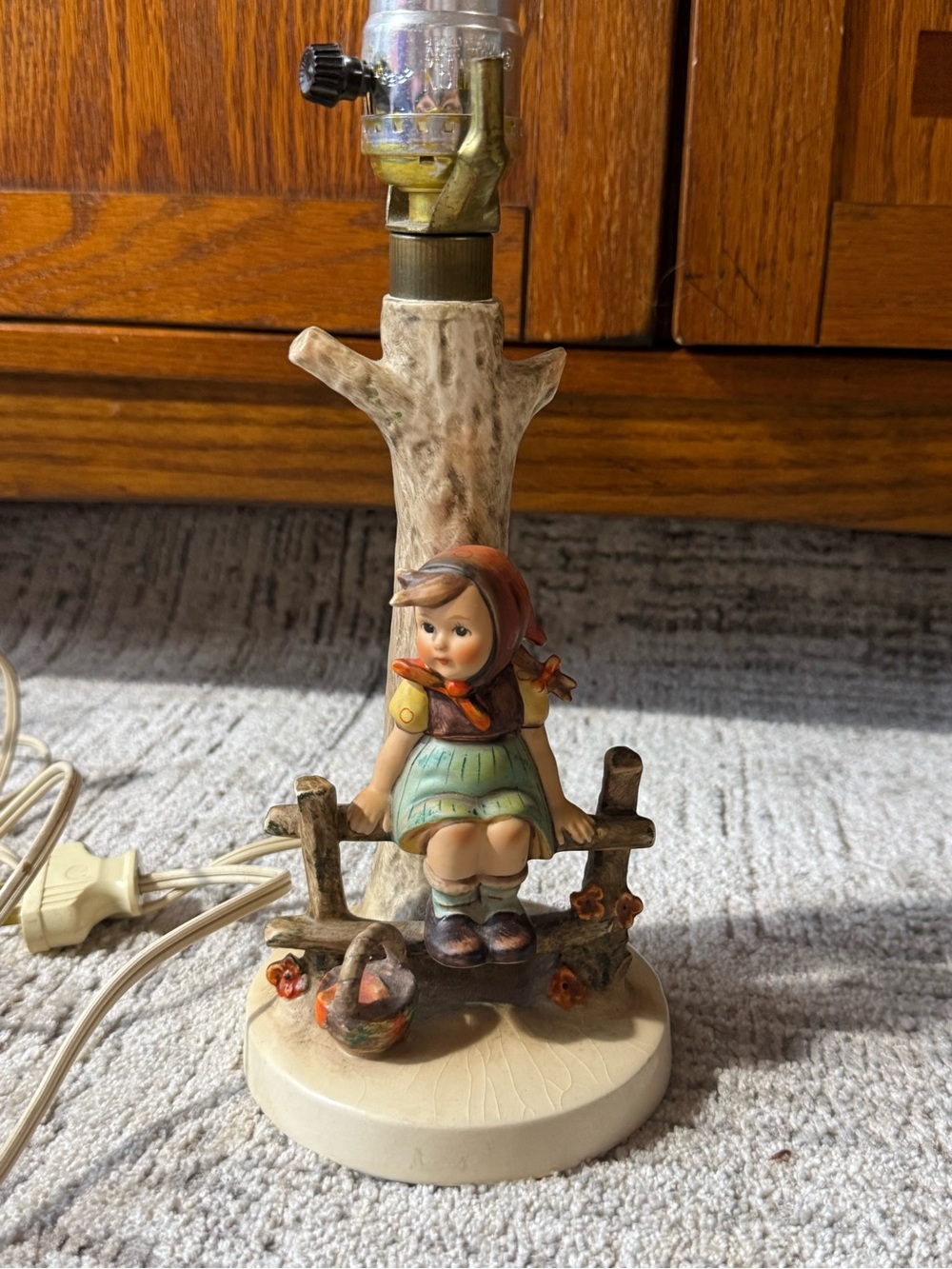 vintage M.I. Hummel "Just Resting" Figural Lamp (Hum 225) manufactured by W. Goe